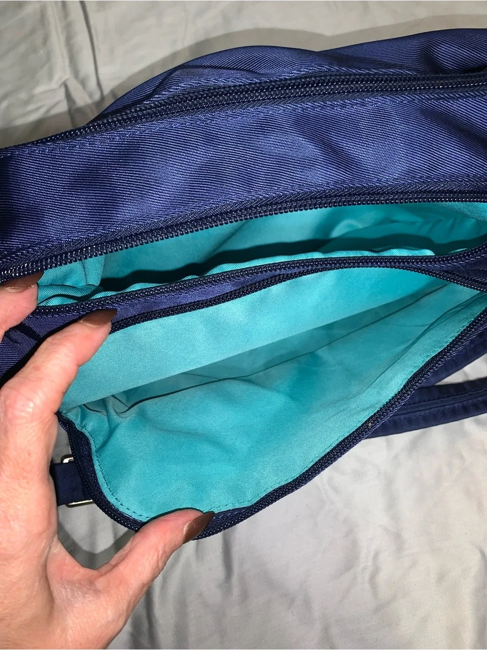 Travelon Blue Anti-Theft Nylon Crossbody Travel Bag RFID Locking Purse - Picture 8 of 9